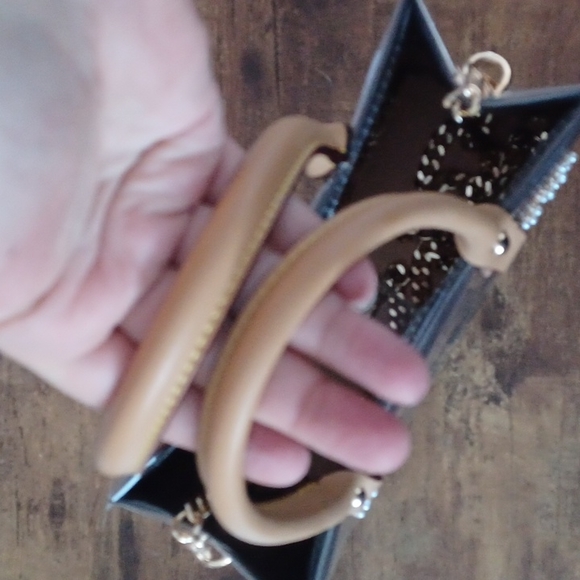 Repurposed Up Cycled PVC bag made w/ authentic Gucci shopping bag-Hand Crafted - Picture 7 of 8